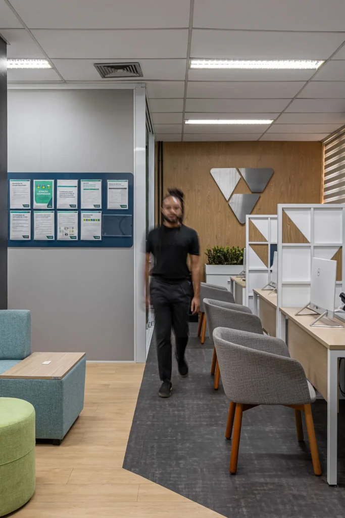 yuri hallen e atlas construções